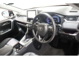 ■見通しのよいすっきりとした視界で、誰でも運転しやすいです。運転のしやすさは疲れにくさにも繋がりますよ♪