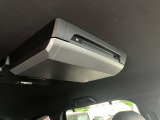 外付けのCD/DVDプレーヤーを搭載しているお車です。