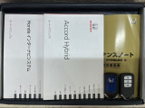 スマートキーは鍵をバッグに入れたままでもドアロックの開閉やエンジンのON・OFFができます。夜間や雨の日も鍵を探さなくて良いので便利です。