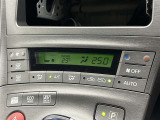 ★エアコンはオートタイプが装着済みです!オートモードにしておけば、車内温度を設定するだけで風の料や吹き出し口の切り替えを機械が行ってくれます!一年中快適な環境を作れますよ♪