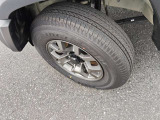 新車時のタイヤの為溝はたっぷり有ります。