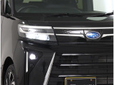 白く明るい光で夜間走行の安心感を高めるLEDヘッドランプです。