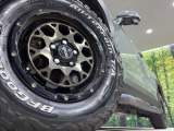【16インチアルミホイール】外観にマッチしたアルミホイールを装着しております。各種アルミホイールや、スタッドレスタイヤも取扱いしております。是非ご相談ください♪