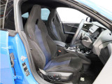使用感がでやすい運転席側シートですがご覧のようにきれいな状態となっております。0078-6002-327008までお気軽にお問合せ下さい。
