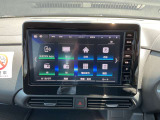 日産純正9インチメモリーナビ(MM223D-L)装備。スマートフォンによる部分地図更新、Bluetooth接続での音楽視聴、快適な画面操作と高音質なオーディオ再生。