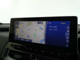 【ディスプレイオーディオ】・・・大型ディスプレイに各種オーディオ機能(AM/FMチューナー、Bluetooth対応)とスマートフォン連携機能を搭載。