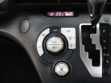 オートエアコンを装備しております!自動で調整してくれますので、車内も快適です☆