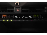 【エアコンまわり】 各操作スイッチなども使いやすい位置に配置されています。