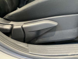 運転席はご自身の適切な運転ポジションへ移動可能なラチェットが付いております。