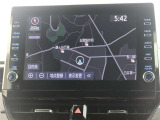 ディスプレイオーディオを装備。スマホとクルマをつなぐことで、これまでのナビに加えて、いろんなサービスが楽しめます。