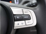 ◆アダプティブクルーズコントロール◆予め設定した車速内でクルマが自動的に加減速。前走車との適切な車間距離を維持しながら追従走行します。【LKAS】車線維持支援システムでステアリング操作を支援。