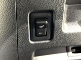 【シートヒーター】寒い日に重宝するシートヒーター!エアコンより早く温まってくれるので寒がりの人も安心ですね♪エアコンの温風は乾燥するから苦手、という方にもをおすすめです。