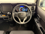このハンドルを握った時に、車を所有している優越感を味わえますね