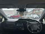 すっきりとまとめられたインパネ周り。運転操作もしやすいです。取り回しの良さで普段のお買い物から街乗りまでピッタリの車ですよ。