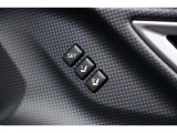 運転席のシートポジションメモリー機能は、登録済みの運転者と交代しても、シートポジションの変更の手間がかかりません。