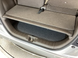 アイデア次第でいろいろな使い方ができる広くて使い勝手のいい荷室。