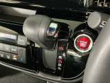 オートマチックシフトレバーは、手になじみ操作しやすい形状で安全運転にもつながります♪