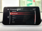 【Bluetooth】ナビゲーションと携帯電話/スマートフォンをBluetooth接続することができます。接続するとハンズフリーで使用することができるので、とても便利です。