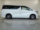 両側パワースライドドア付きだから、狭い駐車スペースなどでの 乗り降りラクラク!小さなお子さまのいるご家庭には嬉しい装備。
