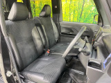 運転席シート廻りは使用感も少なく、良好な状態となっています。前オーナー様が丁寧に使っていたことがよくわかりますね。