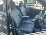 快適に運転できるドライブポジション!シートリフターもあるので無理のない運転姿勢がとれます。