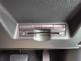 ETC車載器が付いております。高速乗り入れが便利になります。