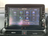 日産純正9インチメモリーナビ(MM321D-L)装備、NissanConnectサービス対応、オペレーター通話や音声対話検索、スマホアプリと連動などに対応した高機能ナビ。