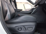 パワーシート搭載。微妙な調整が手軽にでき、ピッタリなポジションで運転することが可能です。