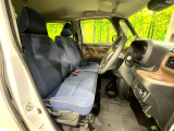 運転席シート廻りは使用感も少なく、良好な状態となっています。丁寧に使われていたことがよくわかりますね。