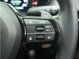 ◆アダプティブクルーズコントロール◆予め設定した車速内でクルマが自動的に加減速。前走車との適切な車間距離を維持しながら追従走行します。【LKAS】車線維持支援システムでステアリング操作を支援。