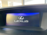 【メーカー純正ナビ】インテリアに溶け込むスタイリッシュな「専用設計」メーカーナビを装備♪視認性や操作性など基本性能にも優れ、より上質なカーライフをお楽しみいただけます。