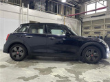 ◆LIBERALAは、輸入車選びの新たなスタイルを提案するインポート・セレクト・ブランドです。オーナー様となる方がクルマから直接感じる感性を第一にした、最良の一台との出会いをコーディネートいたします。