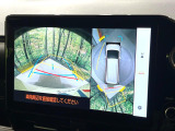 【パノラミックビューモニター】専用のカメラにより、上から見下ろしたような視点で360度クルマの周囲を確認することができます☆死角部分も確認しやすく、狭い場所での切り返しや駐車もスムーズに行えます。
