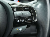 ◆アダプティブクルーズコントロール◆予め設定した車速内でクルマが自動的に加減速。前走車との適切な車間距離を維持しながら追従走行します。【LKAS】車線維持支援システムでステアリング操作を支援。