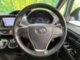 【純正革巻きステアリング】上質な革を使用することで、手にしっかり馴染みとても運転しやすいハンドルです♪