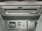 DVDF/CD/USB/AUX/ブルートゥース/フルセグTVを装備しています。