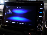 CD、DVD、Bluetooth、AM、FM、スマートフォン接続ができます。