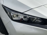LEDヘッドランプ仕様。シャープな白光色のLEDランプを採用しました。夜の視界を明るくしてくれます。