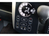 オートエアコンのお車ですので室内の温度をスムーズに調整してくれます♪