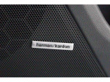 harman/kardon(ハーマンカードン)サウンドシステム」は、原音の忠実な再現と臨場感あふれる音響空間を追求した高音質プレミアムオーディオです。