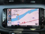 日産純正の地デジ対応ナビゲーションが装着されてます。