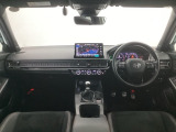 【前方視界】開放的な前方視界!運転がしやすく疲れにくいです♪窓が大きく、見通しがとっても良いおクルマですよ♪
