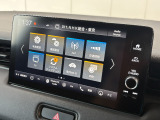 バックギアに入れるだけで自動でリヤカメラに切り替わります!車庫入れやバックが苦手な方にオススメ!