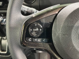 ステアリングにオーディオ操作スイッチが付いています。オーディオ画面に直接タッチしなくても操作が出来ますので、運転に集中できます。
