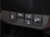 ◆パーキングセンサーシステム◆車庫入れの時などに近くに障害物がある場合、障害物までの距離を音で知らせてくれます。