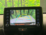 【バックカメラ】駐車時に後方がリアルタイム映像で確認できます。大型商業施設や立体駐車場での駐車時や、夜間のバック時に大活躍!運転スキルに関わらず、今や必須となった装備のひとつです!