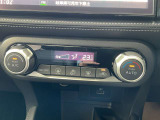 温度をセットするだけで常に快適な温度を保ってくれるオートエアコン、操作も簡単です。