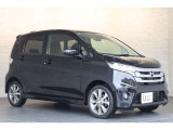 当社の優秀なスタッフがしっかり点検整備をさせていただいてからご納車いたします!さらに!エンジンオイル、エレメント・ミッションオイル・ワイパーゴムを新品交換になります!これで安心して乗って頂けます!