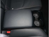 ドリンクホルダーがついてて助かりますね!