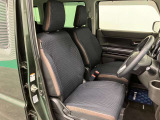 【フロントシート】さまざまな体格の方が快適に運転ができるよう配慮したシートになっております。